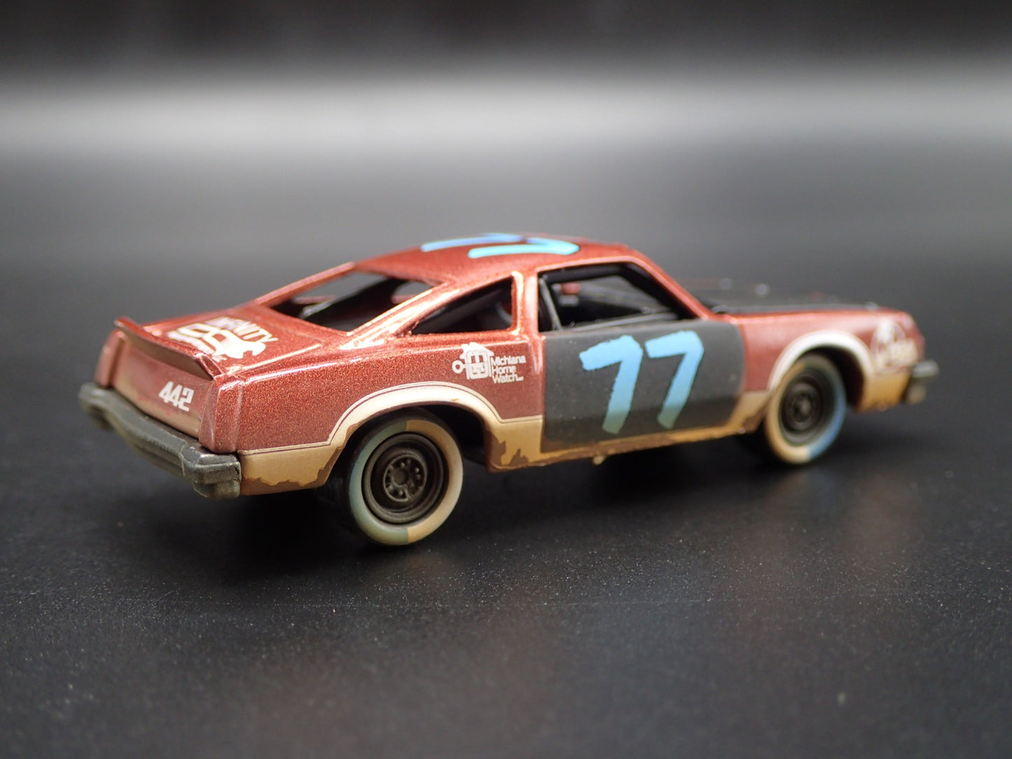 1977 77 OLDS OLDSMOBILE CUTLASS DEMOLITION DERBY 1/64 SCALE DIECAST MODEL CAR