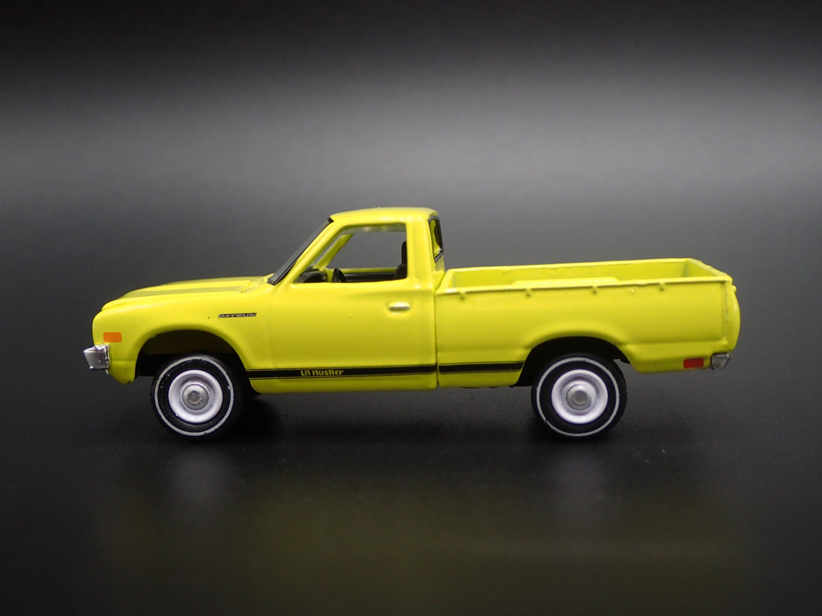 1976 76 DATSUN PICKUP TRUCK LIL HUSTLER 1:64 SCALE DIORAMA DIECAST MODEL CAR-Burning Rubber Toy Company