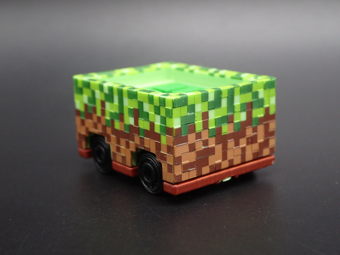 MINECRAFT MINECART GREEN RARE 1:64 SCALE COLLECTIBLE DIORAMA DIECAST MODEL CAR