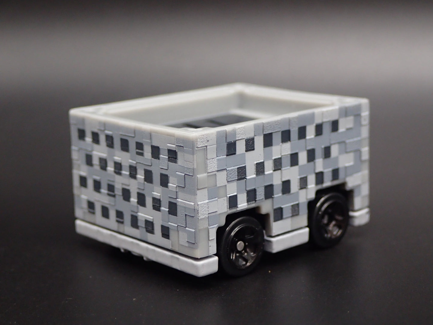 MINECRAFT MINECART SILVER RARE 1:64 SCALE COLLECTIBLE DIORAMA DIECAST MODEL CAR