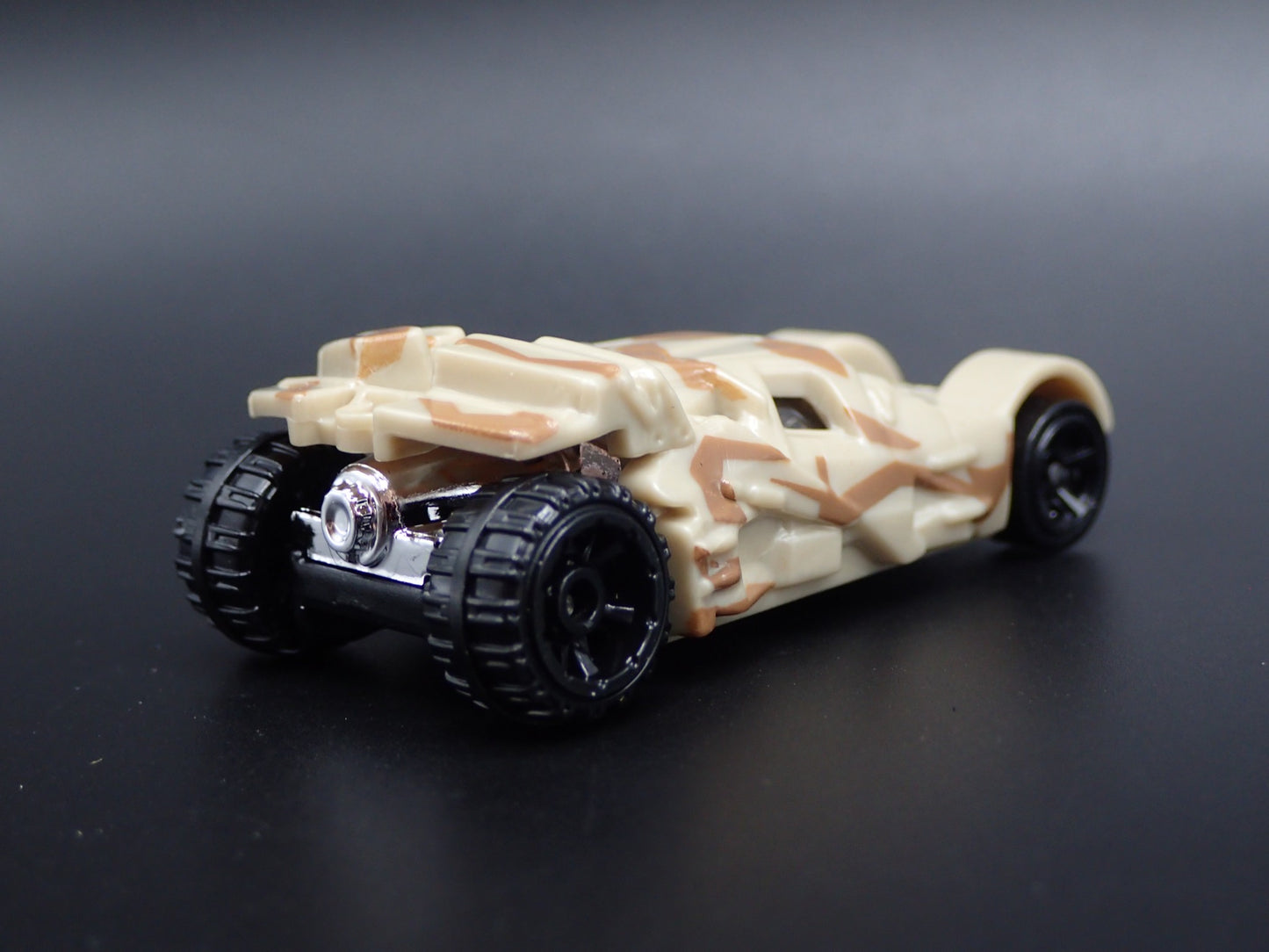 BATMAN BATMOBILE THE TUMBLER THE DARK KNIGHT RISES 1:64 SCALE DIECAST MODEL CAR