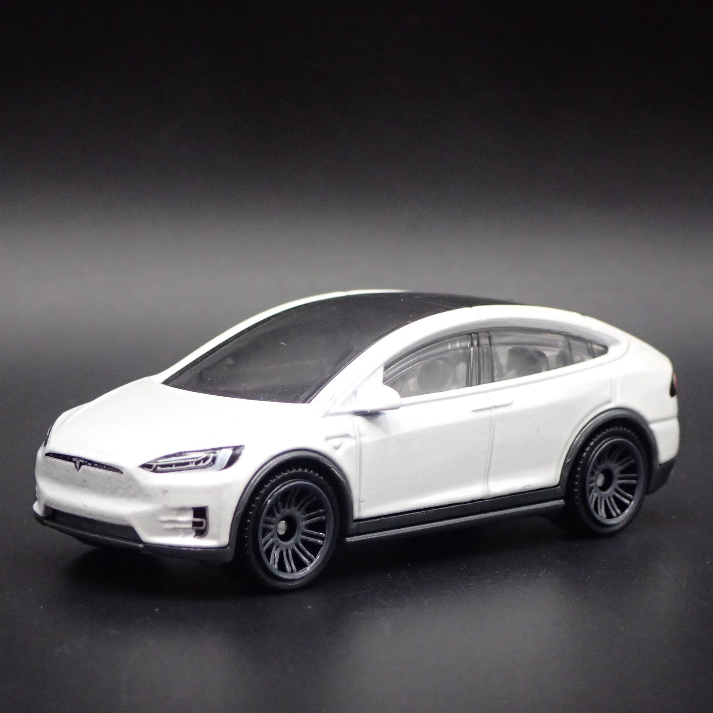 2016-2025 TESLA MODEL X SUV WHITE 1:64 SCALE COLLECTIBLE DIECAST MODEL CAR
