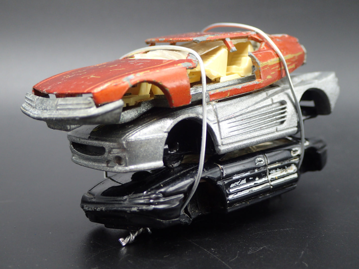 LAMBO/CITROEN  3 CARS CRUSHED ON A FLATBED TRAILER 1:64 SCALE DIECAST MODEL CAR