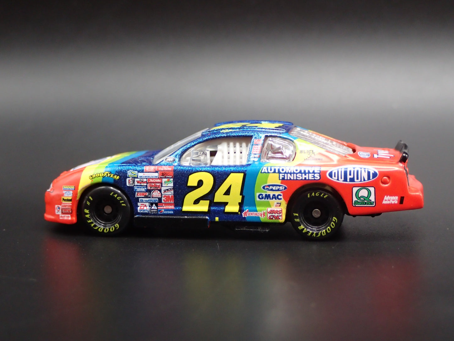 2000 CHEVY CHEVROLET MONTE CARLO JEFF GORDON NASCAR 1:64 SCALE DIECAST MODEL CAR