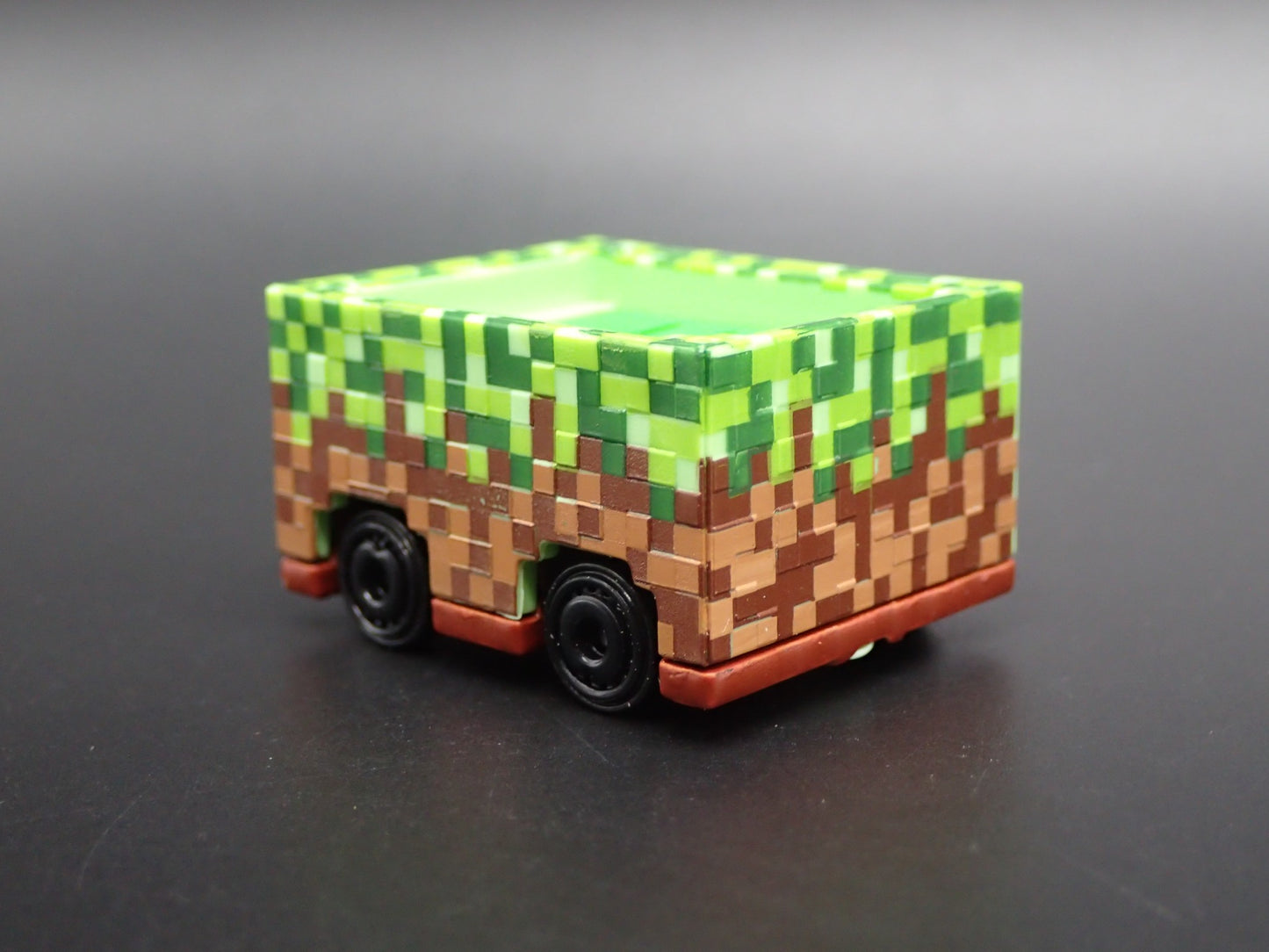 MINECRAFT MINECART GREEN RARE 1:64 SCALE COLLECTIBLE DIORAMA DIECAST MODEL CAR