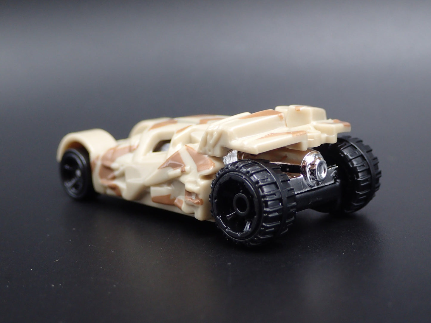 BATMAN BATMOBILE THE TUMBLER THE DARK KNIGHT RISES 1:64 SCALE DIECAST MODEL CAR