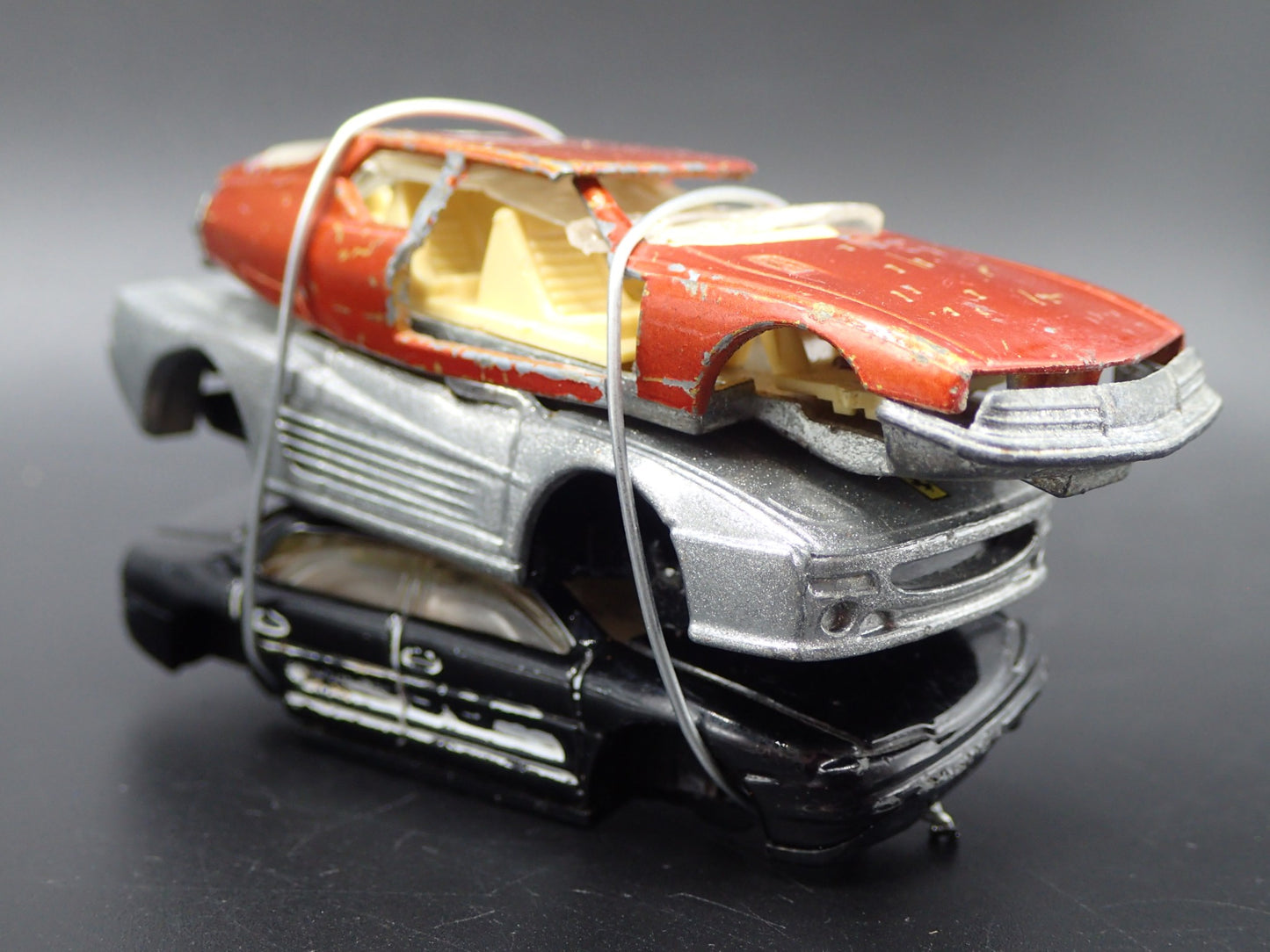 LAMBO/CITROEN  3 CARS CRUSHED ON A FLATBED TRAILER 1:64 SCALE DIECAST MODEL CAR