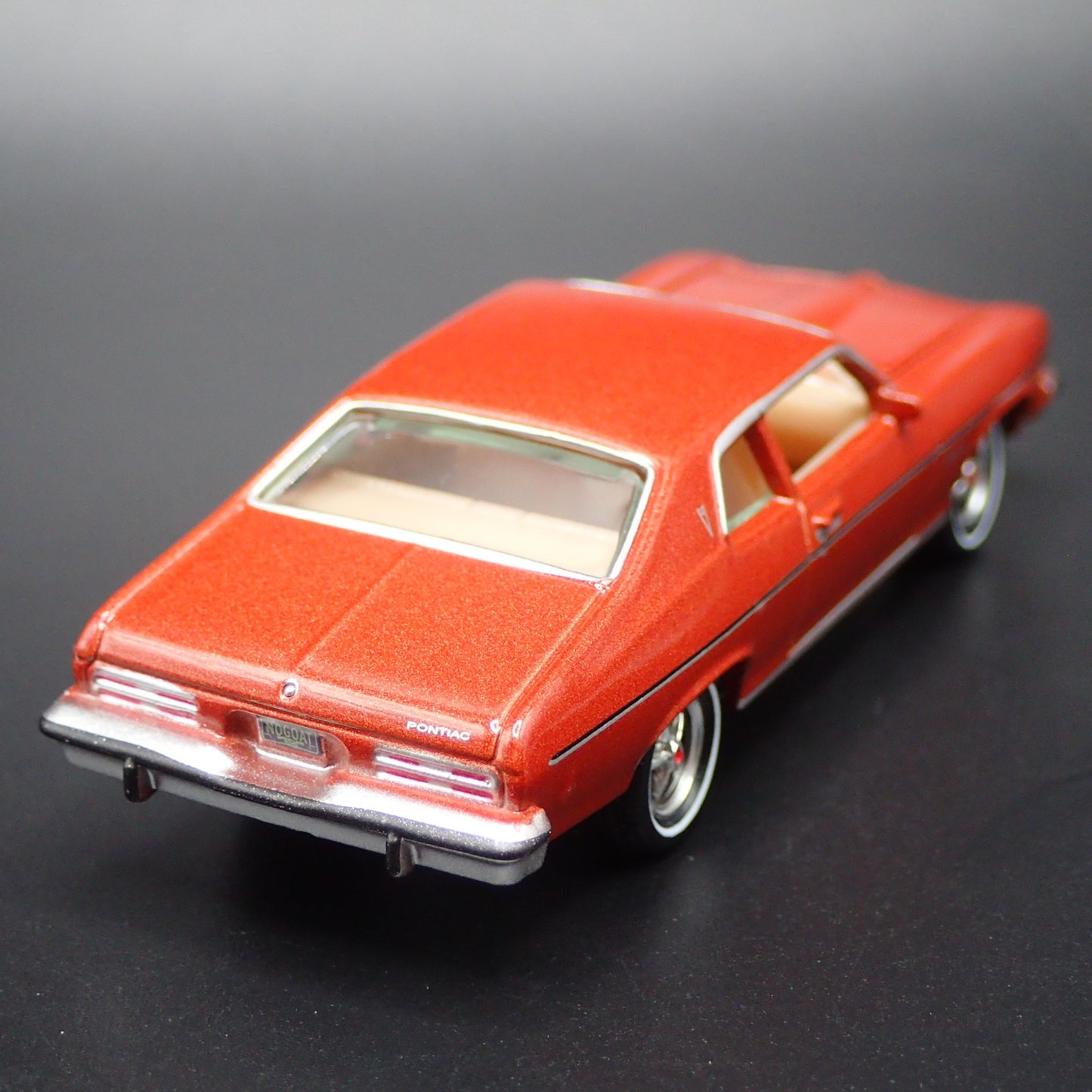 1974 74 PONTIAC VENTURA MUSCLE CAR 1:64 SCALE DIORAMA DIECAST MODEL CAR