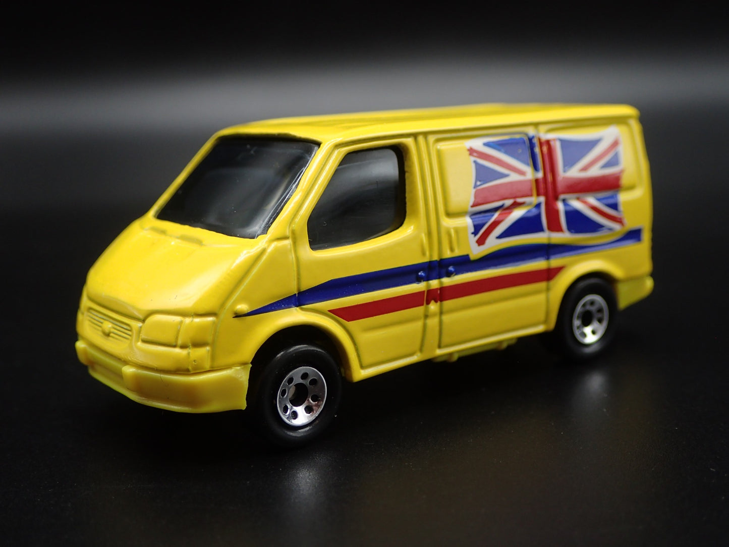 FORD TRANSIT VAN UNION JACK FLAG ENGLAND YELLOW 1:64 SCALE DIECAST MODEL CAR