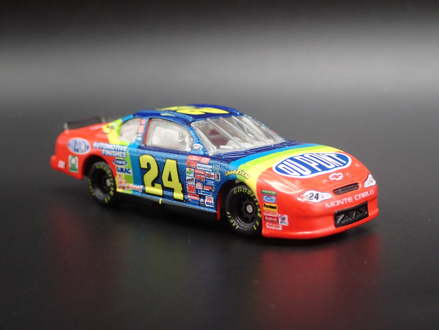 2000 CHEVY CHEVROLET MONTE CARLO JEFF GORDON NASCAR 1:64 SCALE DIECAST MODEL CAR