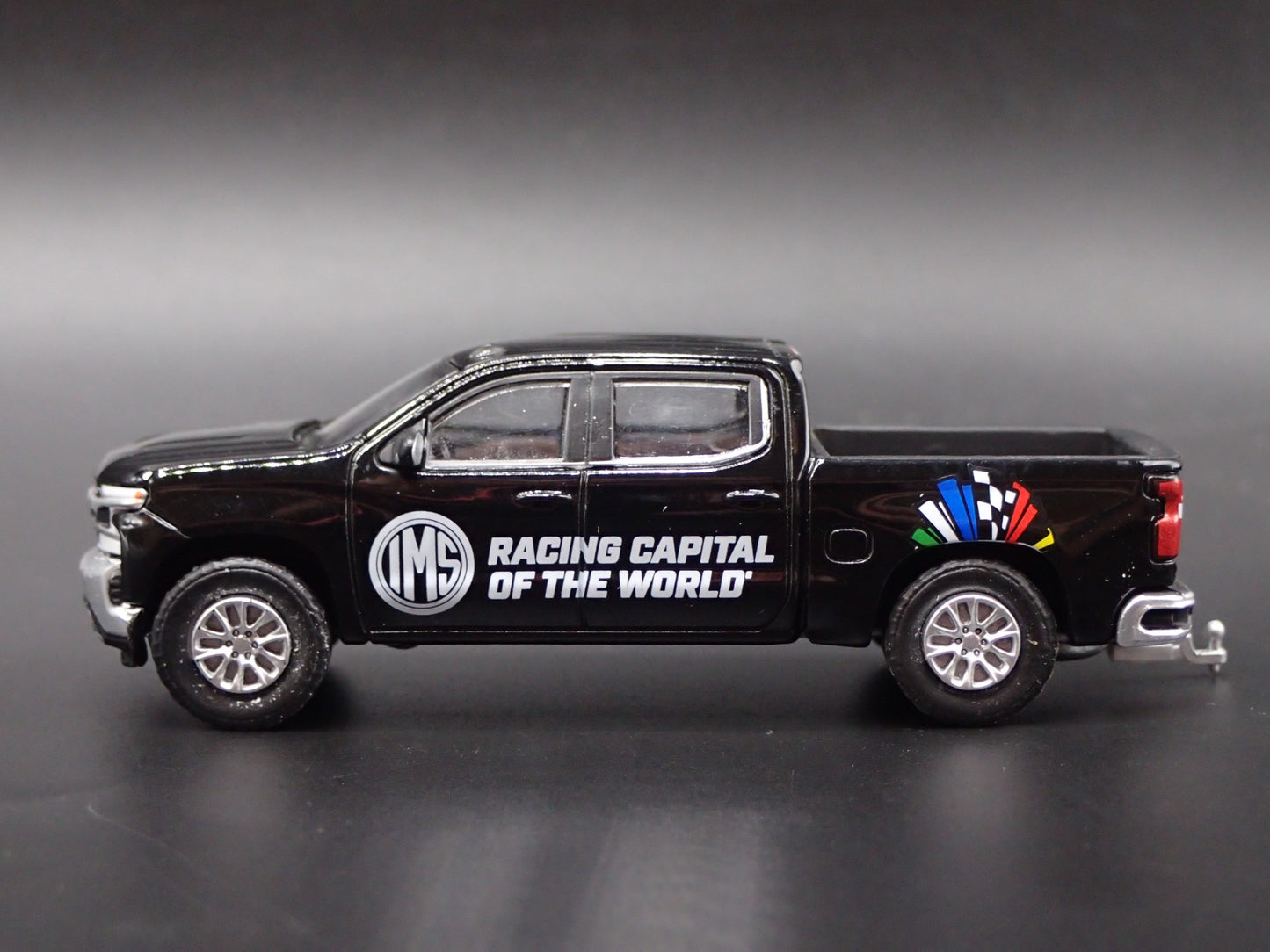 2019 19 CHEVY CHEVROLET SILVERADO INDY 500 TRUCK W HITCH 1:64 DIECAST MODEL CAR