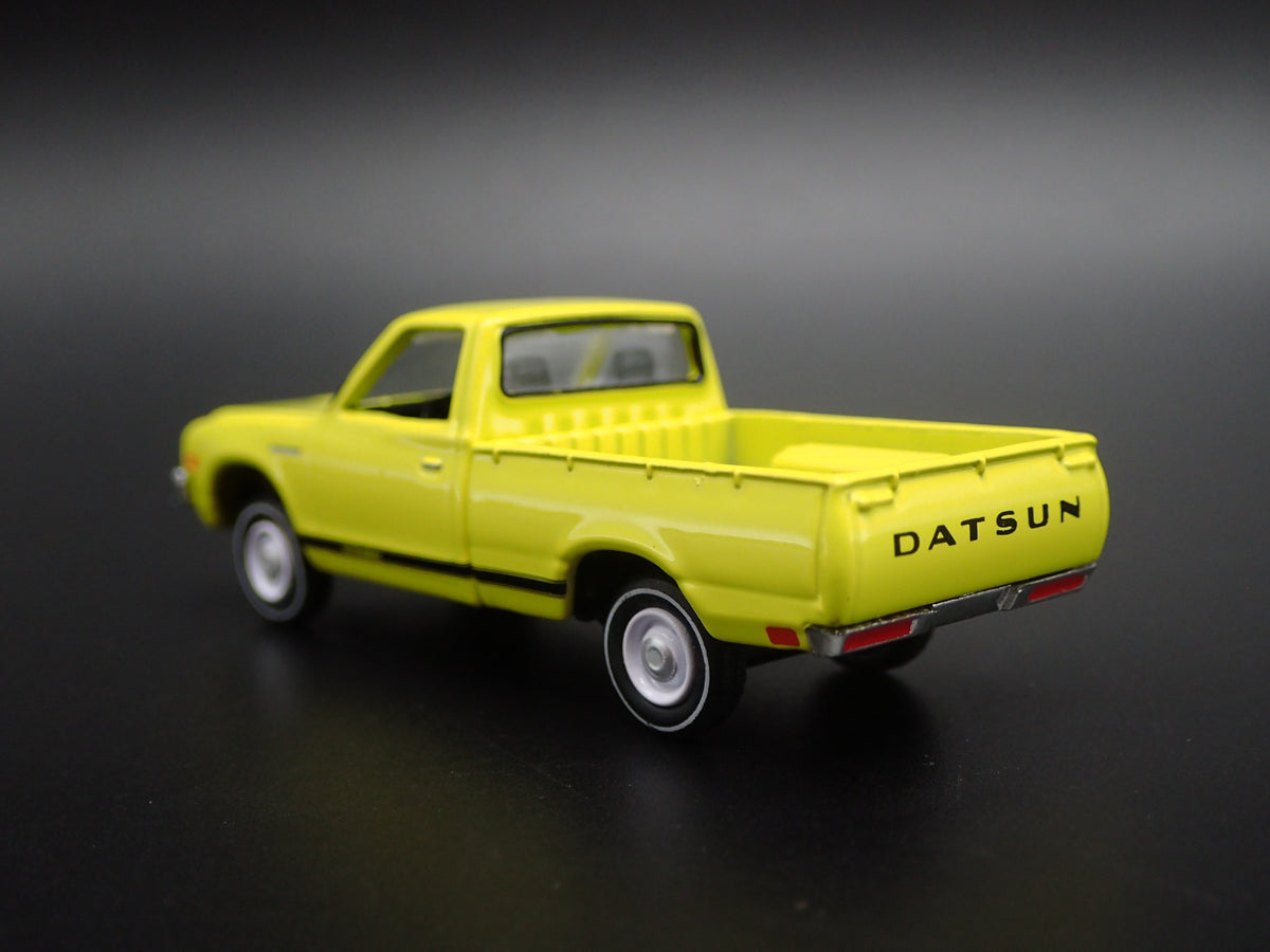 1976 76 DATSUN PICKUP TRUCK LIL HUSTLER 1:64 SCALE DIORAMA DIECAST MODEL CAR-Burning Rubber Toy Company