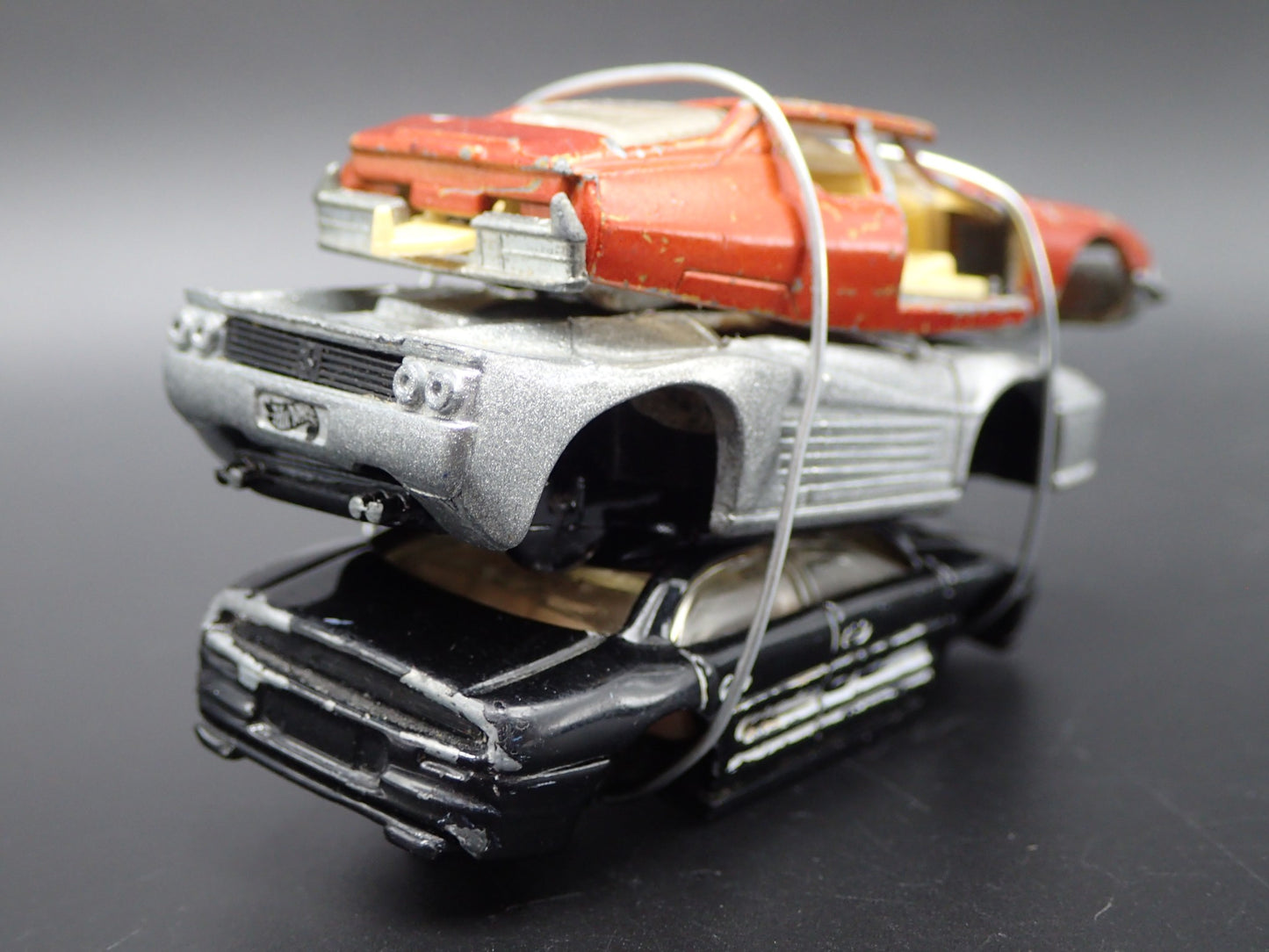 LAMBO/CITROEN  3 CARS CRUSHED ON A FLATBED TRAILER 1:64 SCALE DIECAST MODEL CAR