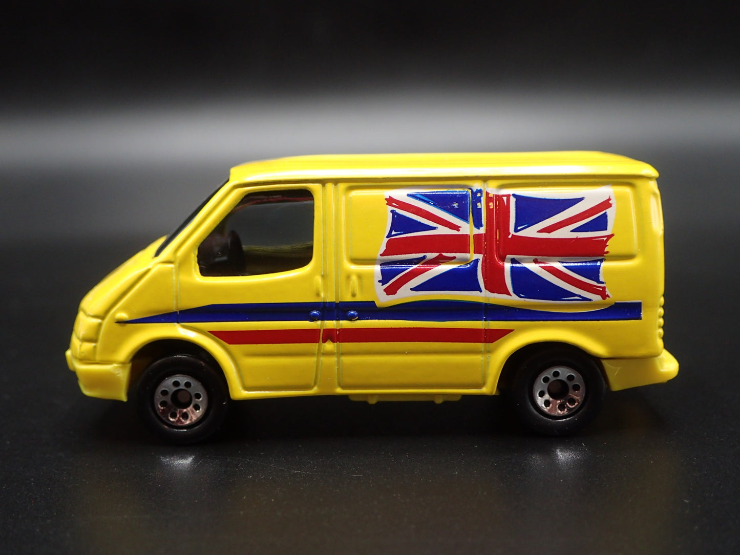 FORD TRANSIT VAN UNION JACK FLAG ENGLAND YELLOW 1:64 SCALE DIECAST MODEL CAR