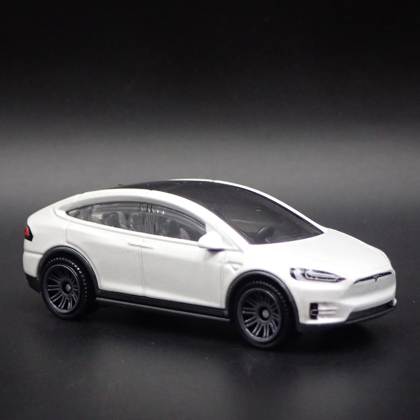 2016-2025 TESLA MODEL X SUV WHITE 1:64 SCALE COLLECTIBLE DIECAST MODEL CAR