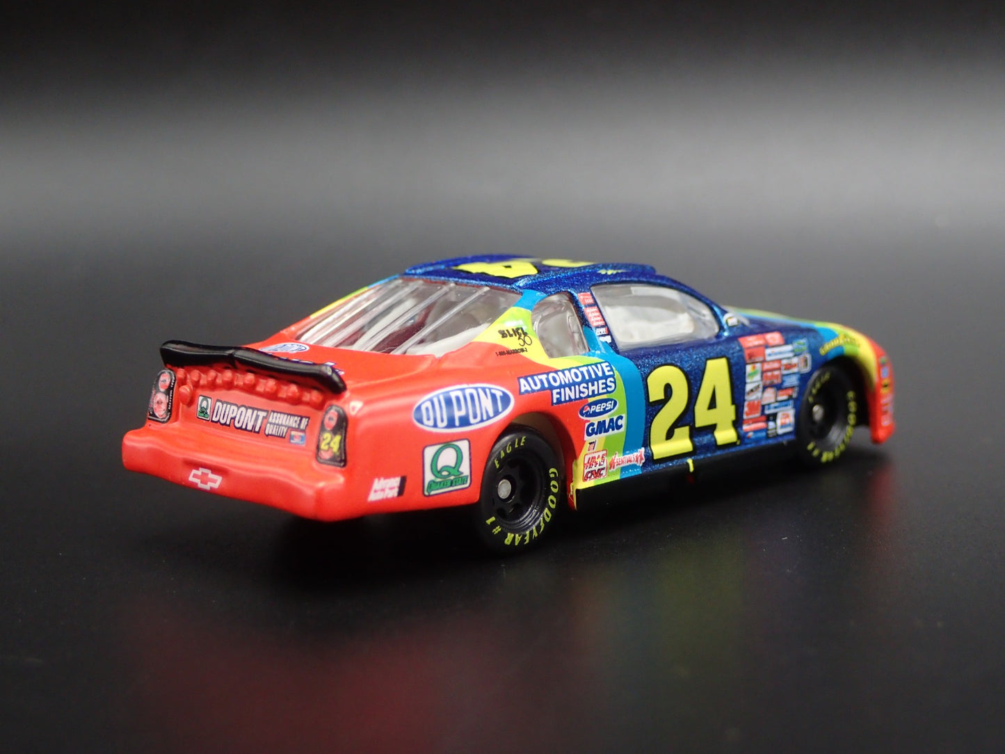 2000 CHEVY CHEVROLET MONTE CARLO JEFF GORDON NASCAR 1:64 SCALE DIECAST MODEL CAR