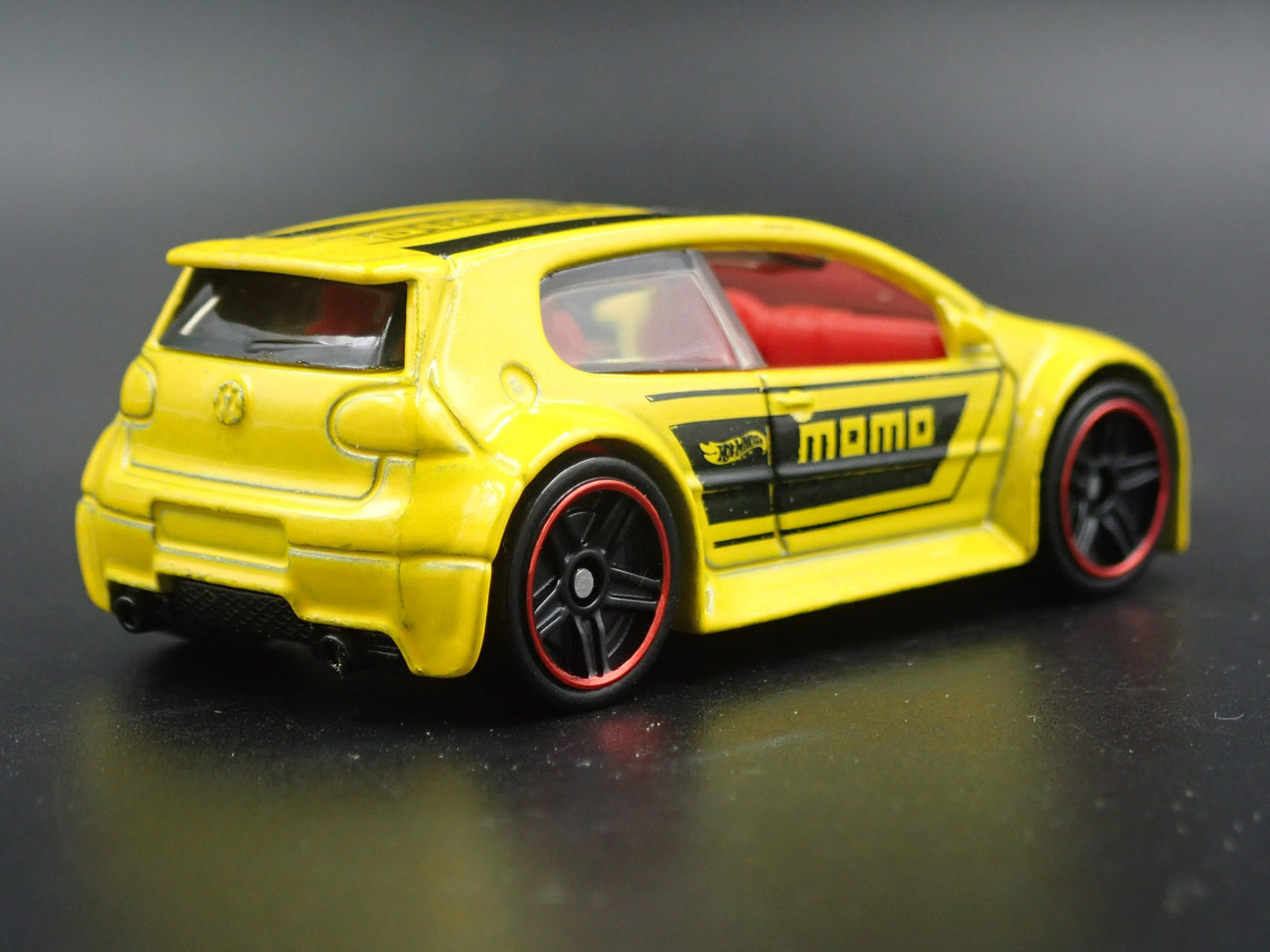 2003-2009 VW VOLKSWAGEN GOLF GTI MK5 MOMO 1:64 SCALE DIORAMA DIECAST MODEL CAR