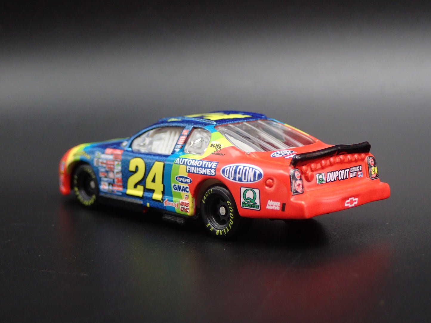 2000 CHEVY CHEVROLET MONTE CARLO JEFF GORDON NASCAR 1:64 SCALE DIECAST MODEL CAR