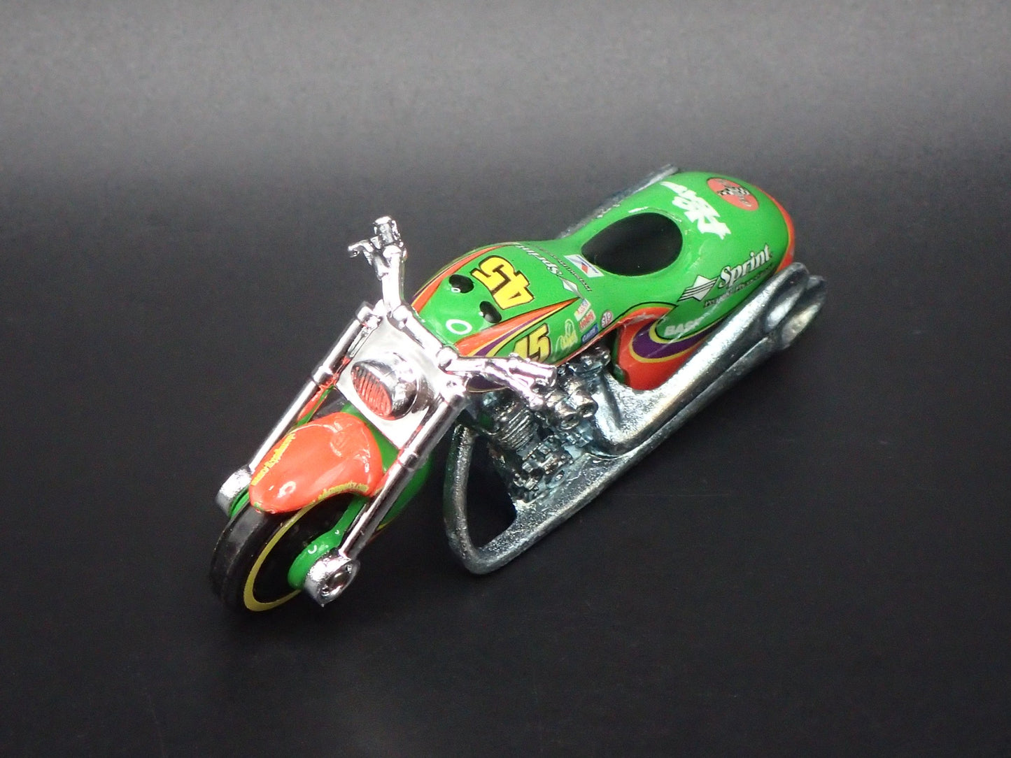 SCORCHIN SCOOTER MOTORCYCLE SPRINT 45 1:64 HOT WHEELS SCALE DIECAST MODEL CAR