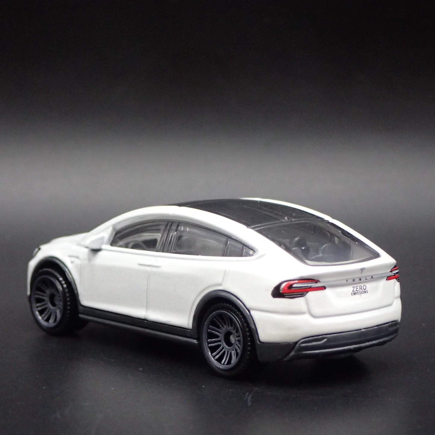 2016-2025 TESLA MODEL X SUV WHITE 1:64 SCALE COLLECTIBLE DIECAST MODEL CAR