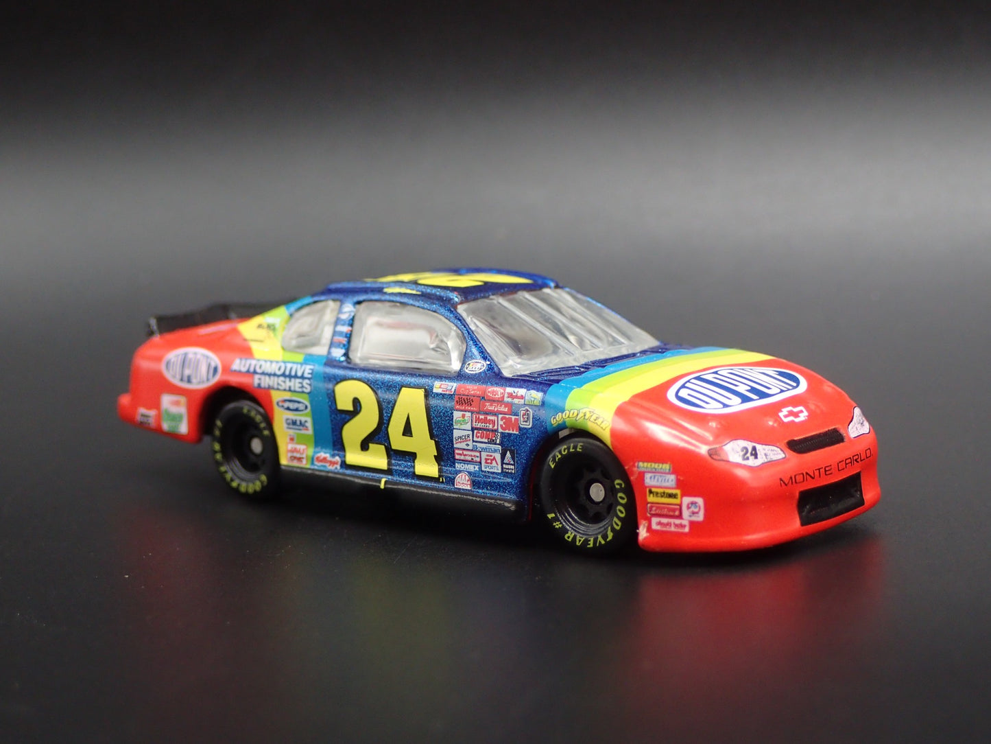 2000 CHEVY CHEVROLET MONTE CARLO JEFF GORDON NASCAR 1:64 SCALE DIECAST MODEL CAR