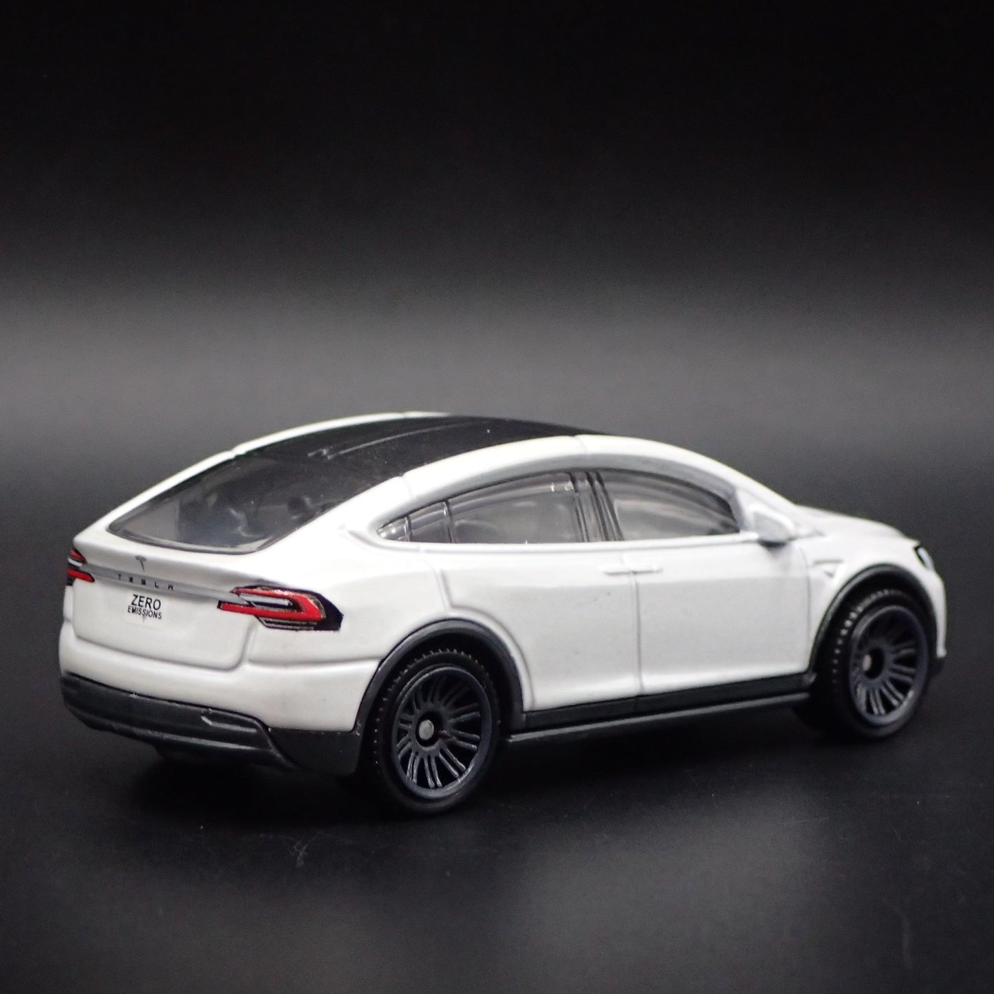 2016-2025 TESLA MODEL X SUV WHITE 1:64 SCALE COLLECTIBLE DIECAST MODEL CAR