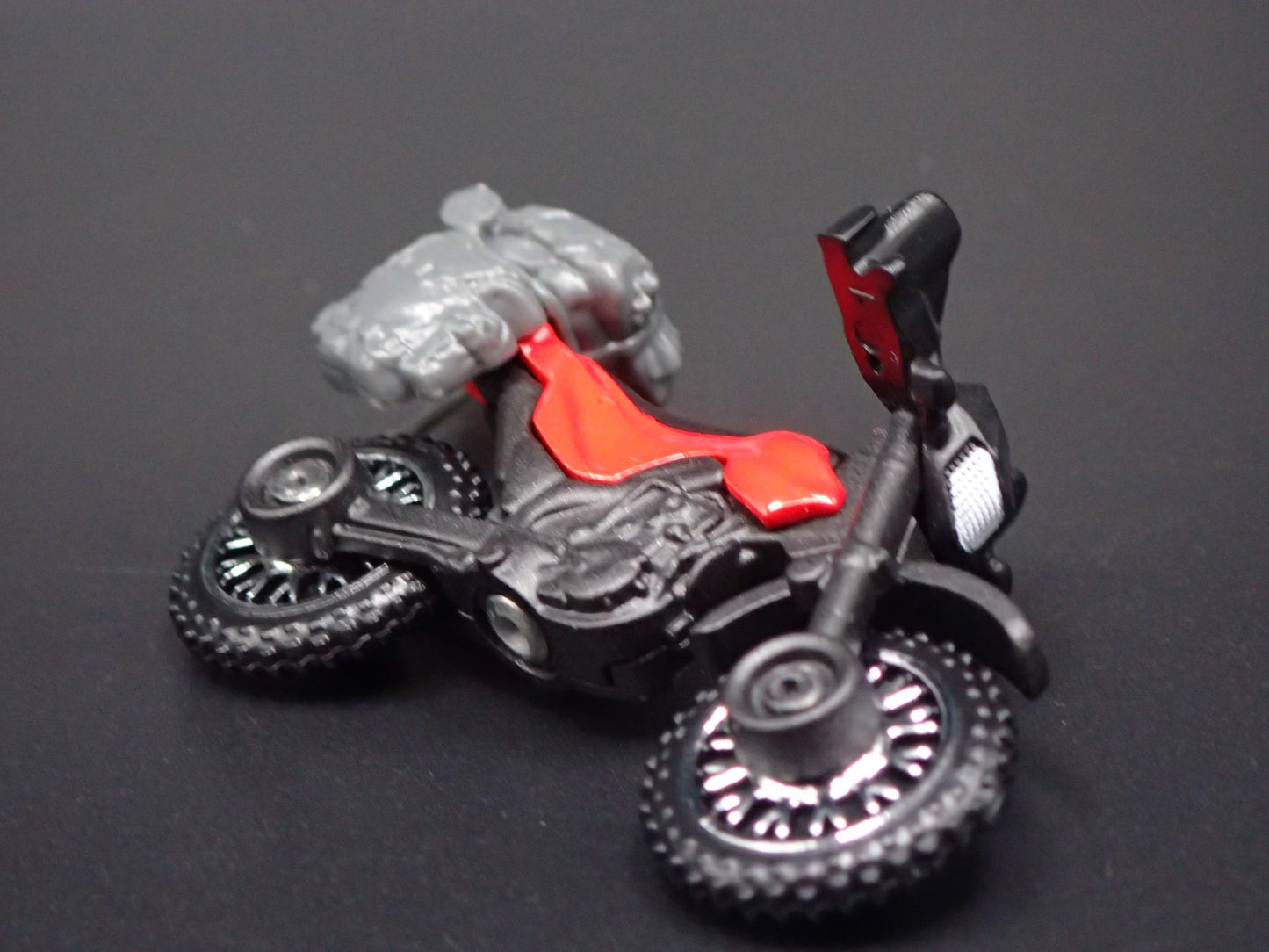 SPEED STRIKER DIRT BIKE MOTORCYCLE 1:64 SCALE DIORAMA DIECAST MOTORBIKE