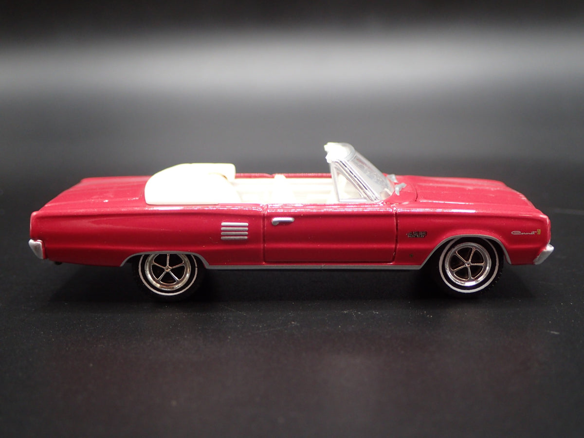 1966 66 DODGE HEMI CORONET CONVERTIBLE RARE 1/64 SCALE DIORAMA DIECAST MODEL CAR-Burning Rubber Toy Company