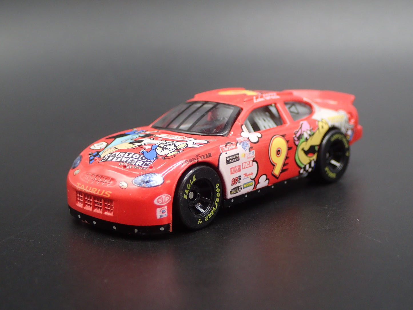 1998 98 FORD TAURUS NASCAR #9 SPEED CARTOON NETWORK 1/64 SCALE DIECAST MODEL CAR