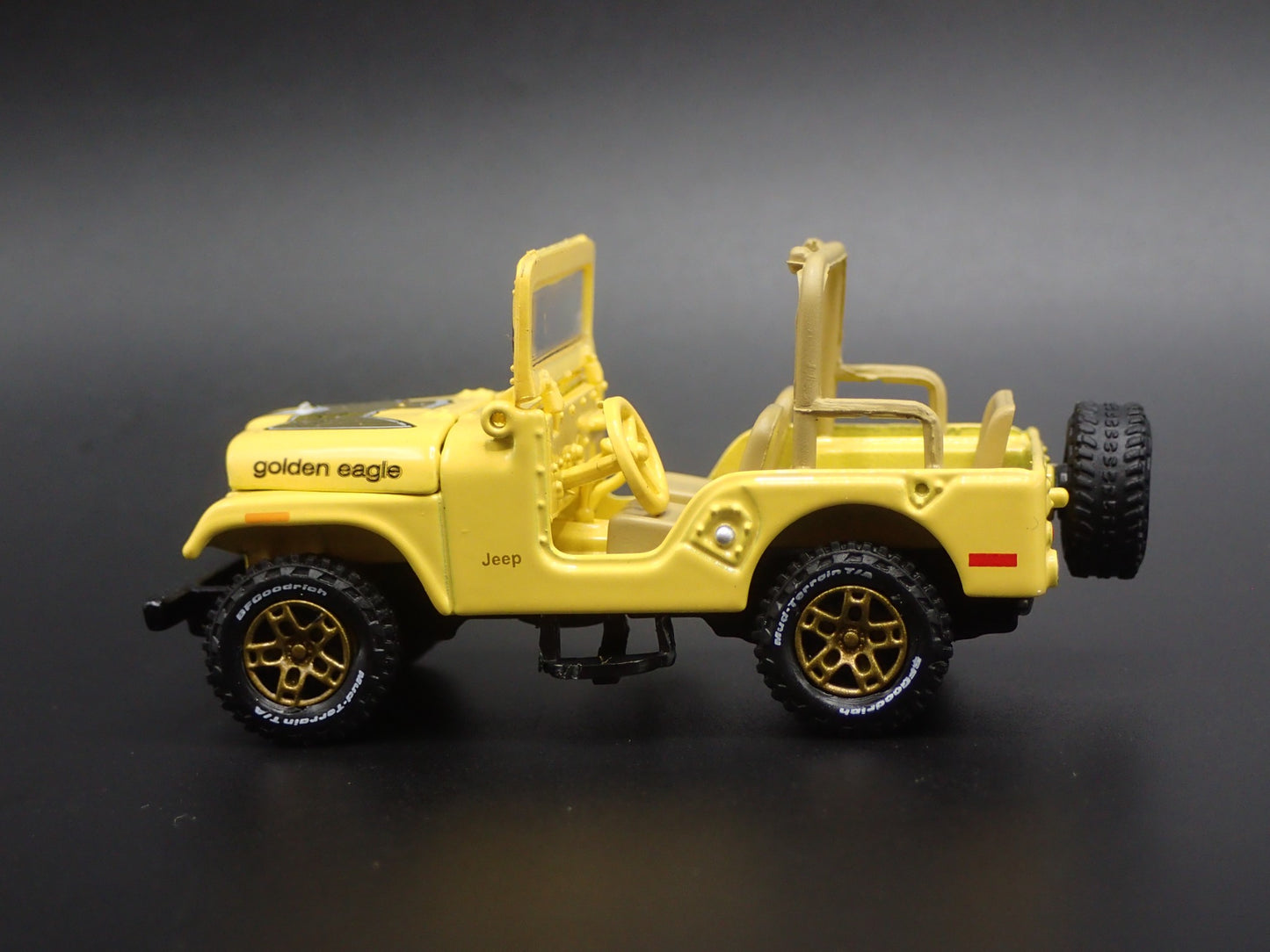 1944-1986 JEEP CJ5 GOLDEN EAGLE 1/64 SCALE COLLECTIBLE DIORAMA DIECAST MODEL CAR