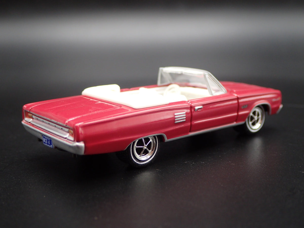 1966 66 DODGE HEMI CORONET CONVERTIBLE RARE 1/64 SCALE DIORAMA DIECAST MODEL CAR-Burning Rubber Toy Company
