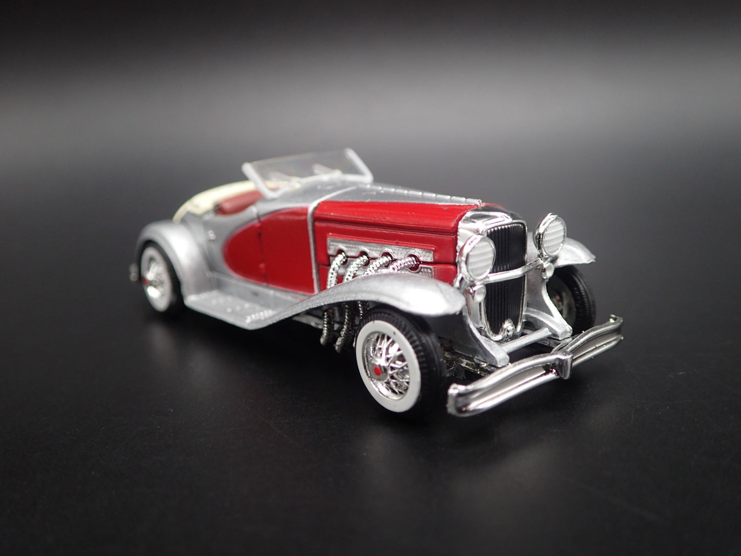1935 35 DUESENBERG SSJ SPEEDSTER SILVER 1/64 SCALE DIORAMA DIECAST MODEL CAR