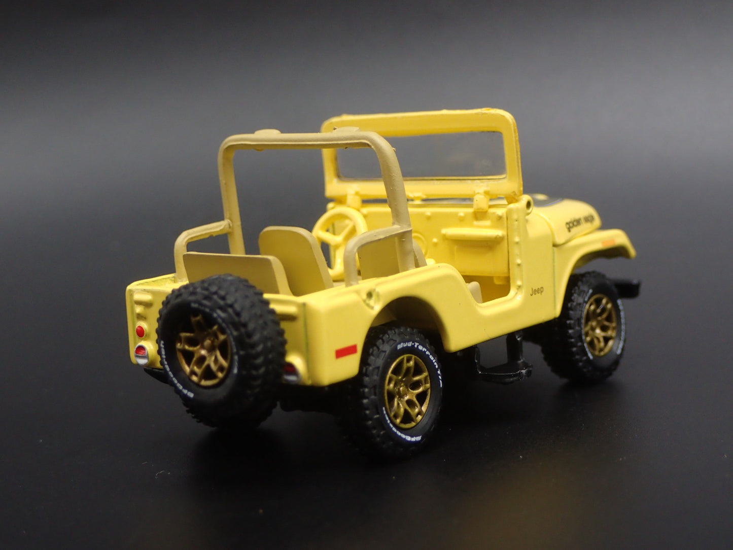 1944-1986 JEEP CJ5 GOLDEN EAGLE 1/64 SCALE COLLECTIBLE DIORAMA DIECAST MODEL CAR