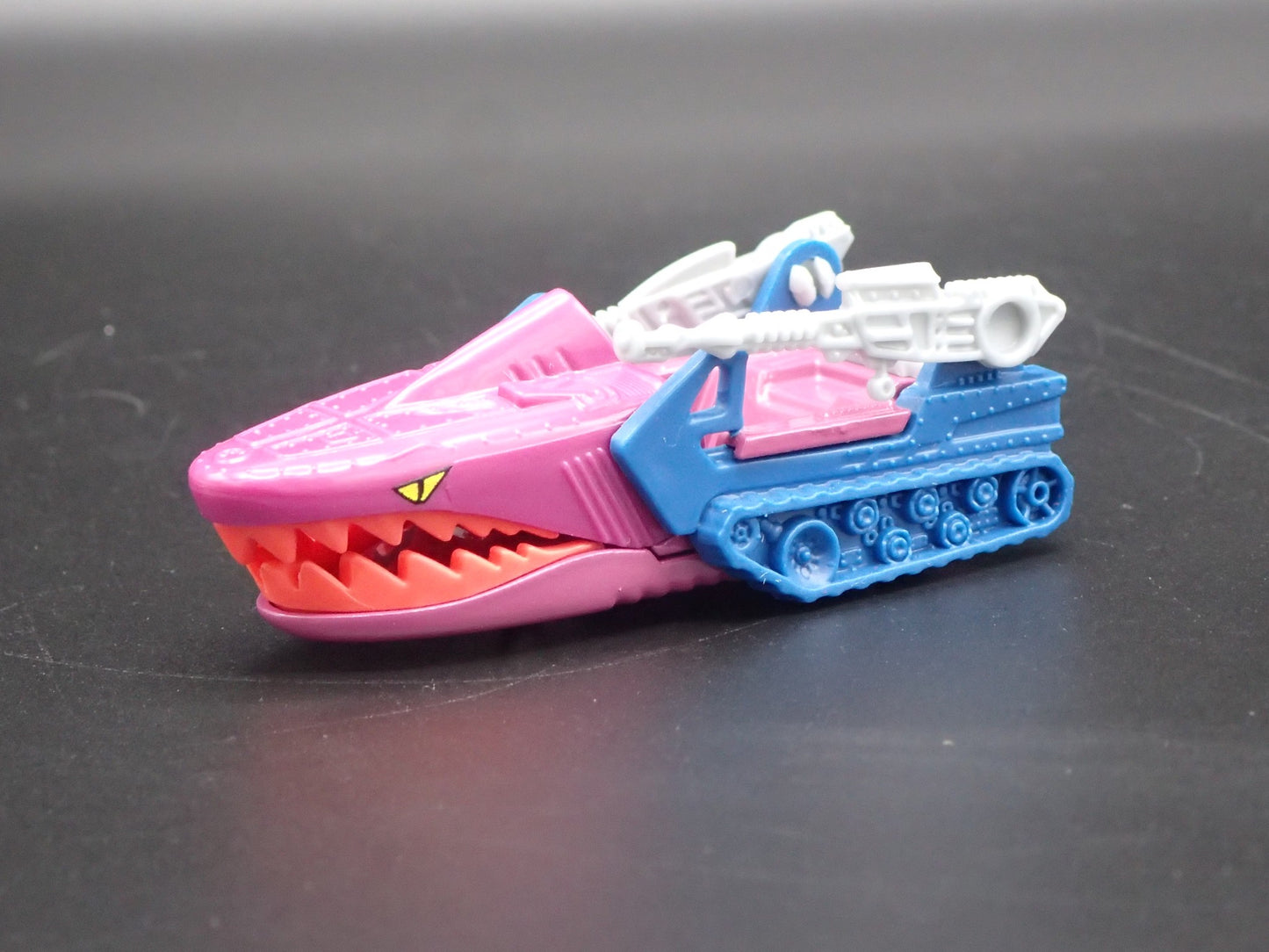 MASTERS OF THE UNIVERSE LAND SHARK RARE 1/64 SCALE DIORAMA DIECAST MODEL CAR