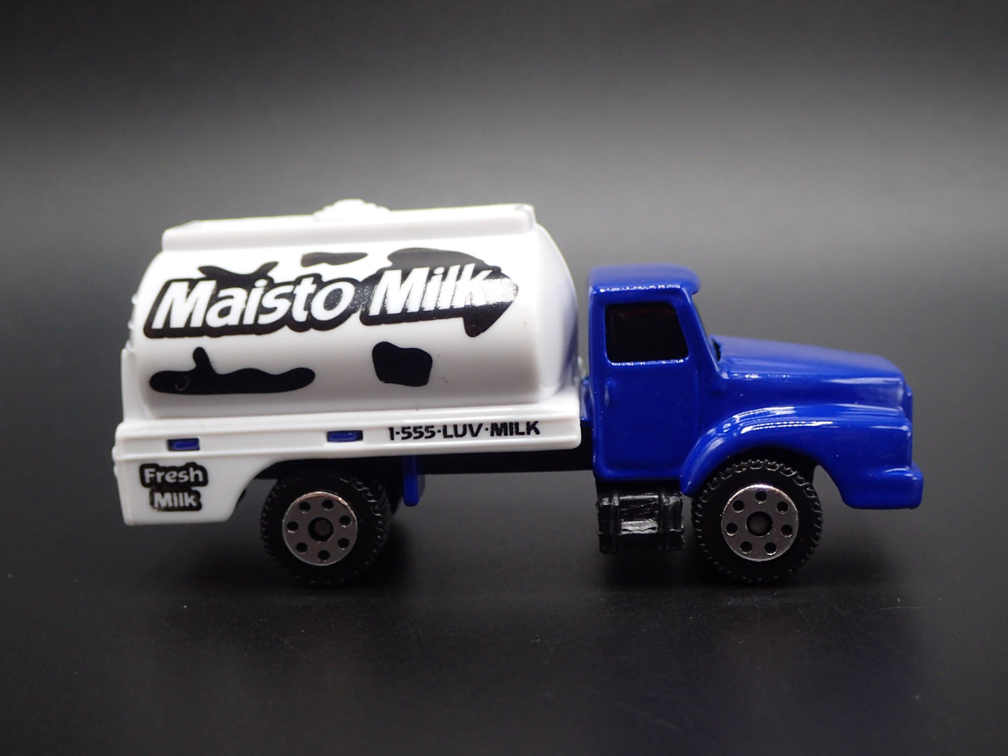 MODERN MILK DELIVERY TRUCK BLUE 1:64 SCALE COLLECTIBLE DIORAMA DIECAST MODEL CAR