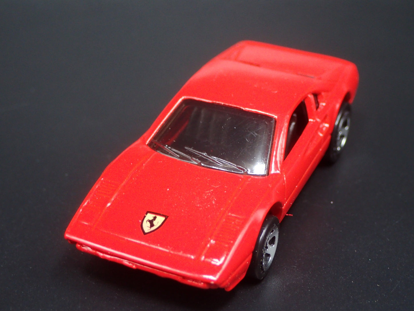 1975-1985 FERRARI 308 SUPER CAR 1:64 SCALE COLLECTIBLE DIORAMA DIECAST MODEL CAR