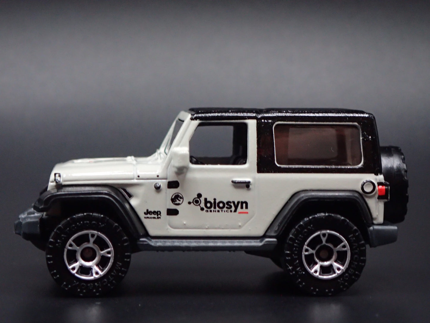 2018 18 JEEP WRANGLER BIOSYN JURASSIC WORLD 2 DOOR 1:64 SCALE DIECAST MODEL CAR