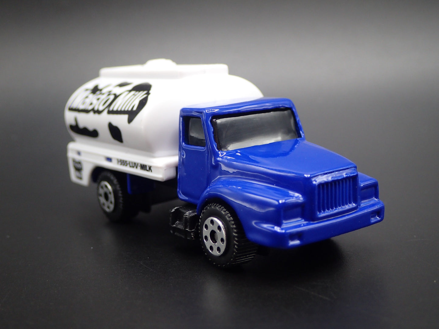 MODERN MILK DELIVERY TRUCK BLUE 1:64 SCALE COLLECTIBLE DIORAMA DIECAST MODEL CAR