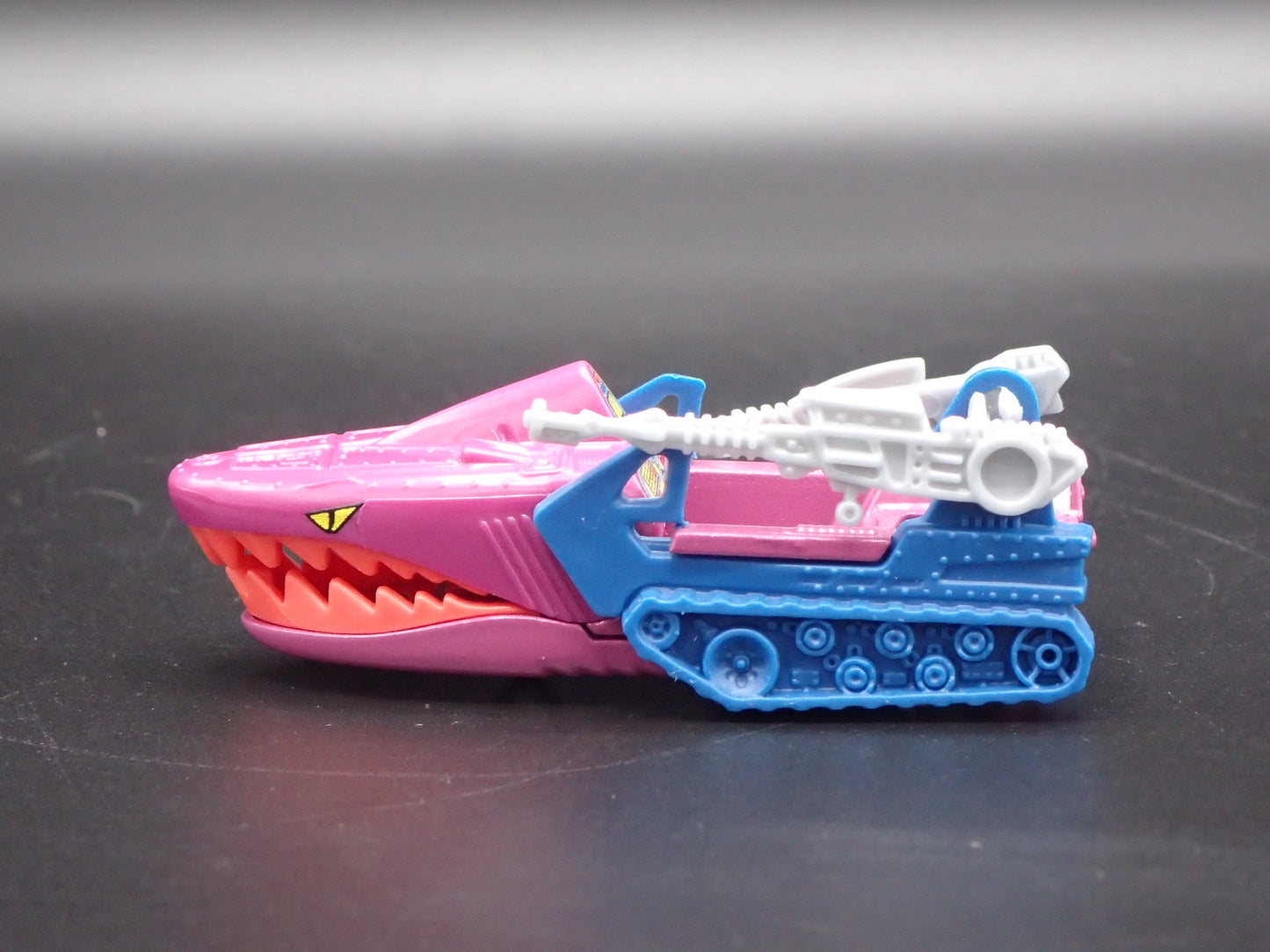 MASTERS OF THE UNIVERSE LAND SHARK RARE 1/64 SCALE DIORAMA DIECAST MODEL CAR