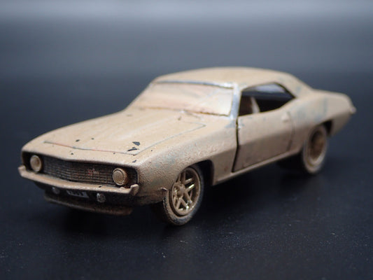 1969 69 CHEVROLET CAMARO CUSTOM BARN FIND 1:64 SCALE DIORAMA DIECAST MODEL CAR