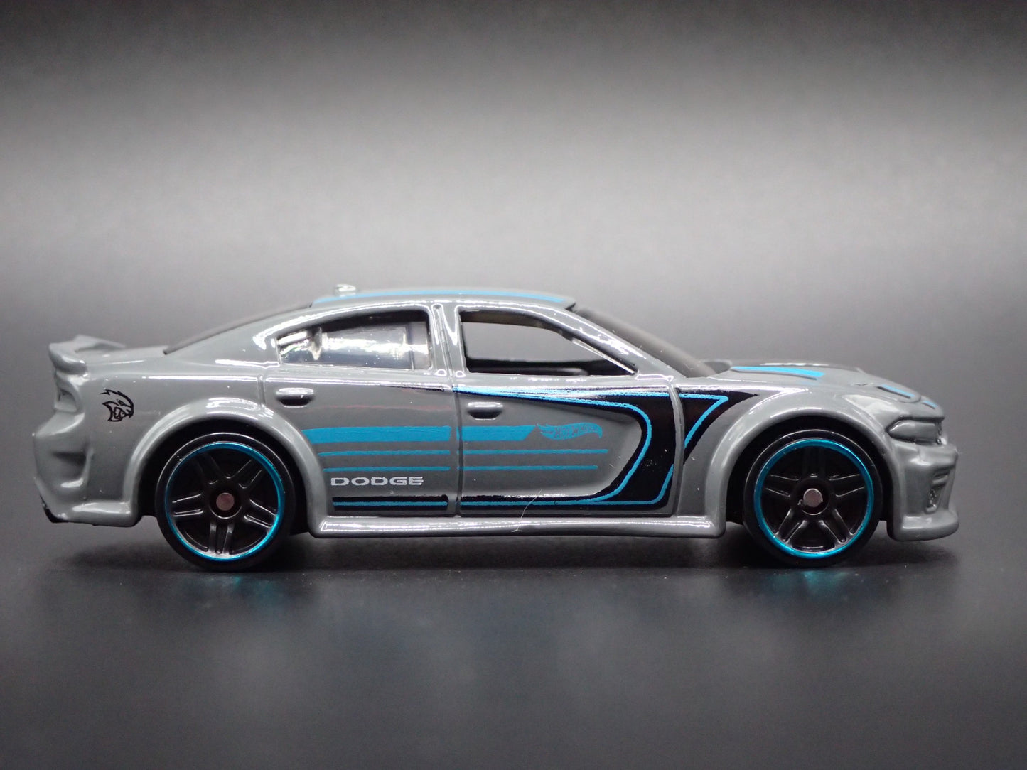2011-2023 DODGE CHARGER SRT HELLCAT GRAY 1:64 SCALE DIORAMA DIECAST MODEL CAR