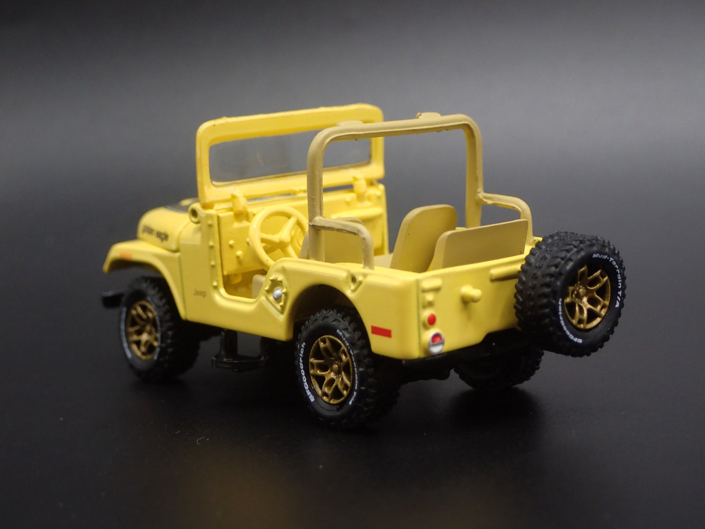 1944-1986 JEEP CJ5 GOLDEN EAGLE 1/64 SCALE COLLECTIBLE DIORAMA DIECAST MODEL CAR