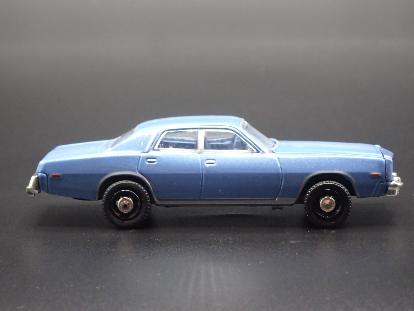 1977 77 PLYMOUTH FURY 4 FOUR DOOR 1:64 SCALE COLLECTIBLE DIORAMA ECAST MODEL CAR