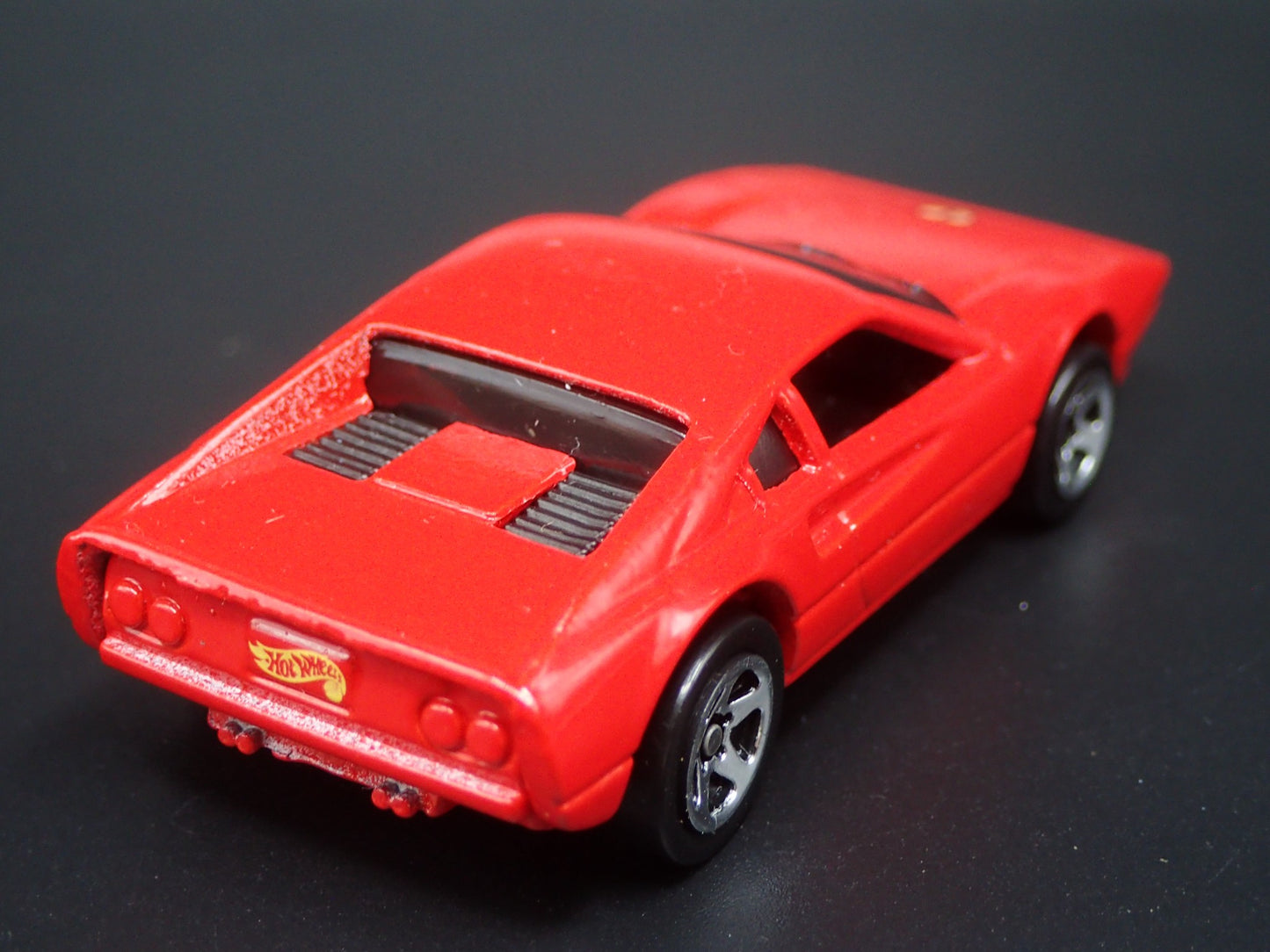 1975-1985 FERRARI 308 SUPER CAR 1:64 SCALE COLLECTIBLE DIORAMA DIECAST MODEL CAR