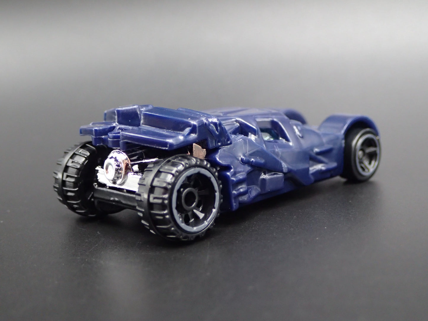 BATMAN BATMOBILE THE TUMBLER THE DARK KNIGHT RISES 1:64 SCALE DIECAST MODEL CAR