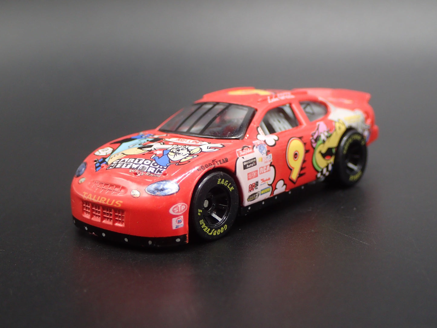 1998 98 FORD TAURUS NASCAR #9 SPEED CARTOON NETWORK 1/64 SCALE DIECAST MODEL CAR