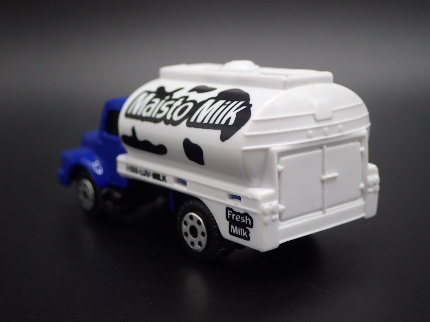 MODERN MILK DELIVERY TRUCK BLUE 1:64 SCALE COLLECTIBLE DIORAMA DIECAST MODEL CAR