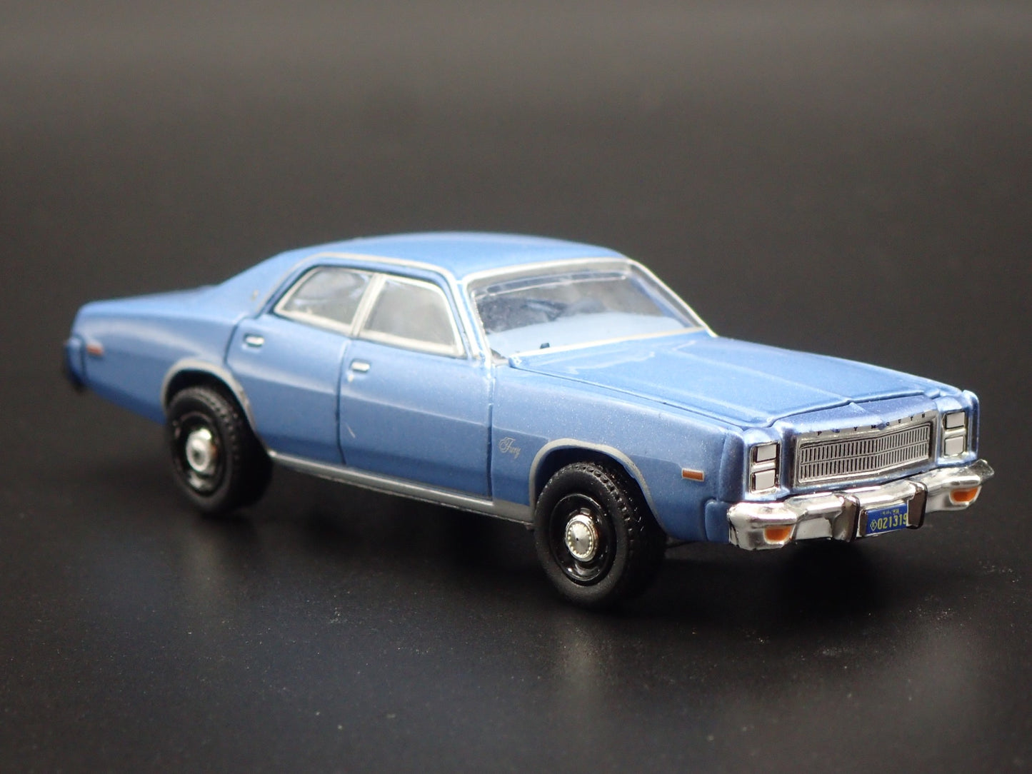 1977 77 PLYMOUTH FURY 4 FOUR DOOR 1:64 SCALE COLLECTIBLE DIORAMA ECAST MODEL CAR