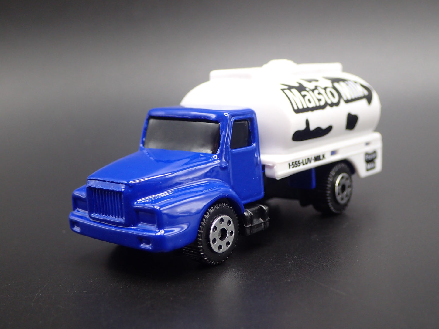 MODERN MILK DELIVERY TRUCK BLUE 1:64 SCALE COLLECTIBLE DIORAMA DIECAST MODEL CAR