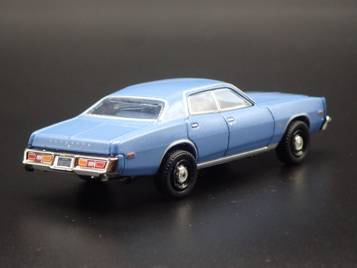 1977 77 PLYMOUTH FURY 4 FOUR DOOR 1:64 SCALE COLLECTIBLE DIORAMA ECAST MODEL CAR